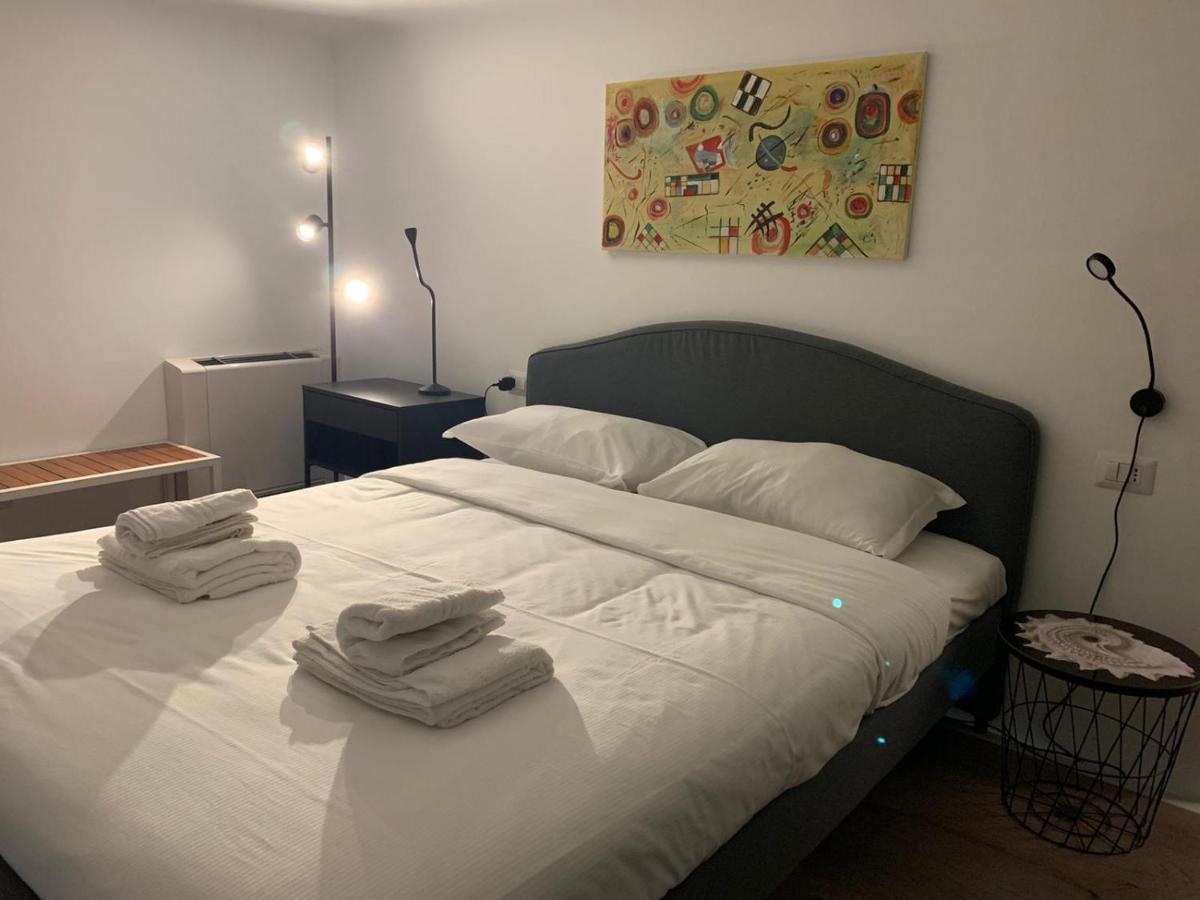 דירות מילאנו La Pampa New & Fully Refurbished Apt מראה חיצוני תמונה