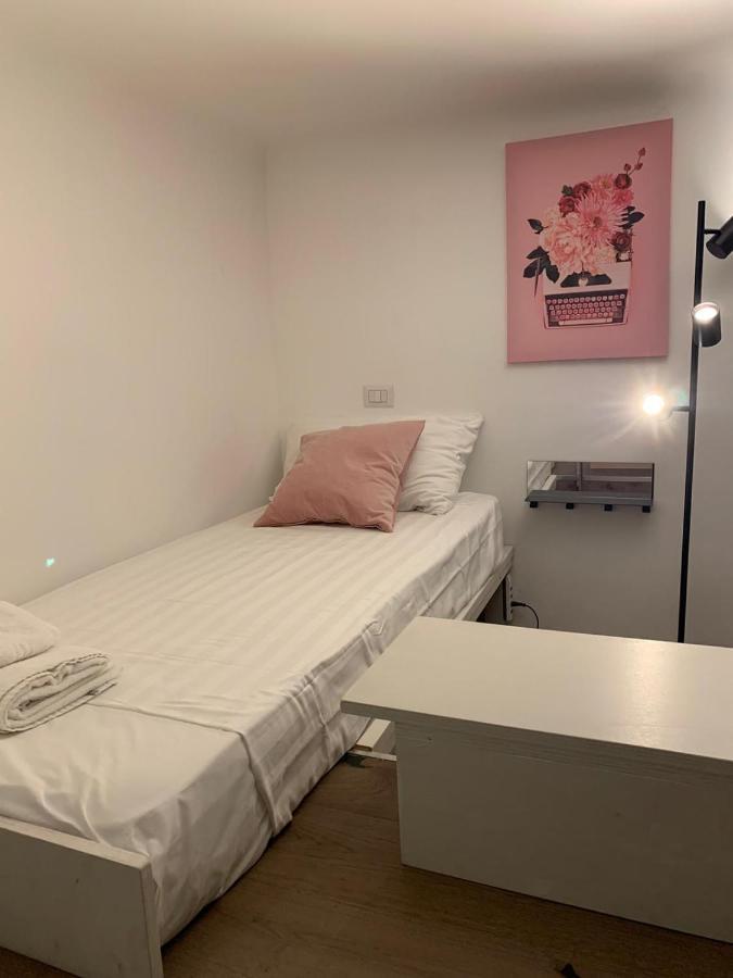 דירות מילאנו La Pampa New & Fully Refurbished Apt מראה חיצוני תמונה